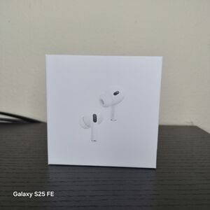 Wireless White Earbuds